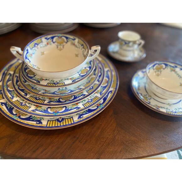 Beautiful Vintage 129-piece Royal Worcester Lille Set (c. 1920s) - Picture 2 of 16